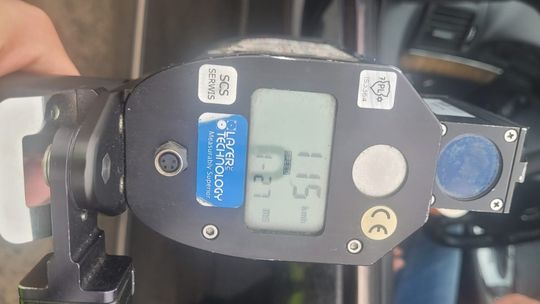 Mercedesem pędził 115 km/h po Gryfinie. Trzy poważne konsekwencje