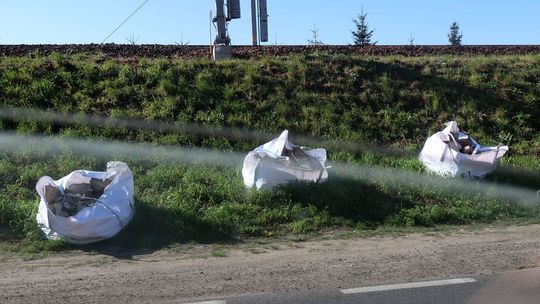 Metoda wybuchową zaczęli i do dziś nie uprzątnęli - skarży się czytelnik