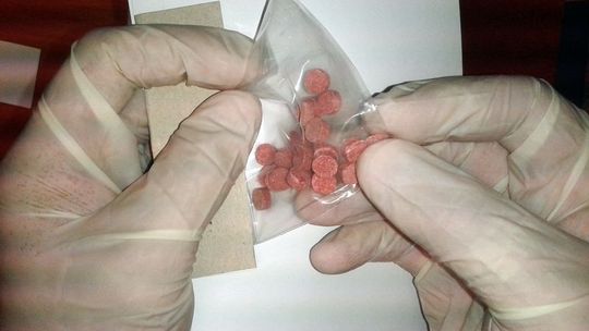 Miał 66 tabletek ekstazy. Grozi mu do 3 lat pozbawienia wolności
