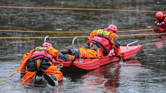 Międzypowiatowe ćwiczenia ratownicze na lodzie