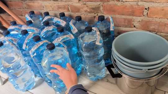 Miesiąc bez bieżącej wody! Mieszkańcy zostawieni sami sobie?