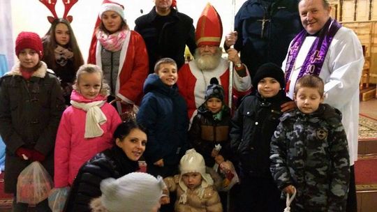 Mikołaj przyszedł do kościoła