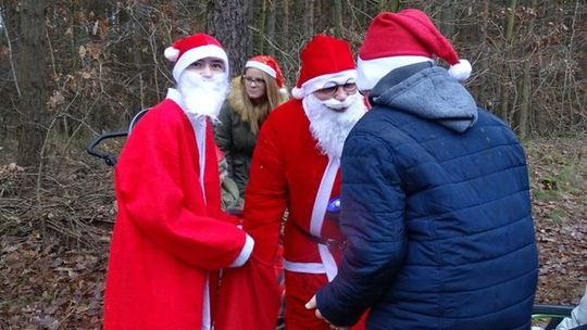 Mikołaja znaleźli w... lesie Mikołaja znaleźli w... lesie