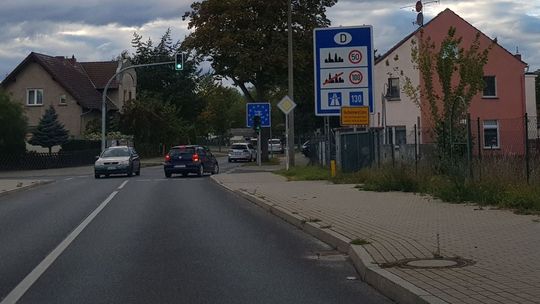 Mimo czerwonej strefy, sąsiedzi zza Odry przyjeżdżają. Nas ratuje mały ruch graniczny 