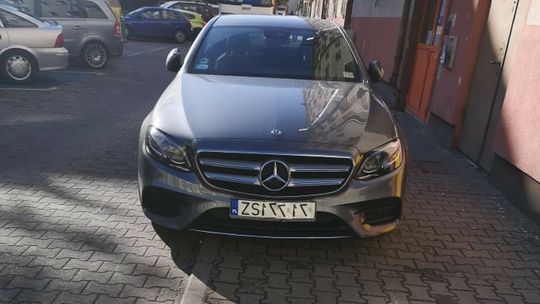 Mistrz parkowania blokuje na ul. Chrobrego Mistrz parkowania blokuje na ul. Chrobrego