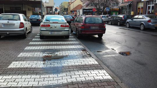 "Mistrz" parkowania na pasach