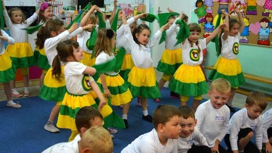 Mistrzom kodowania przyglądali się senator, marszałek, wójt, radni sejmiku oraz dyrektorzy przedszkoli