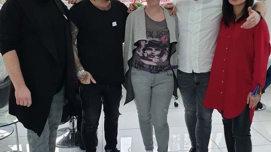 Mistrzowie fryzjerstwa w salonie "Mona Lisa". Metamorfozy fryzur gratis