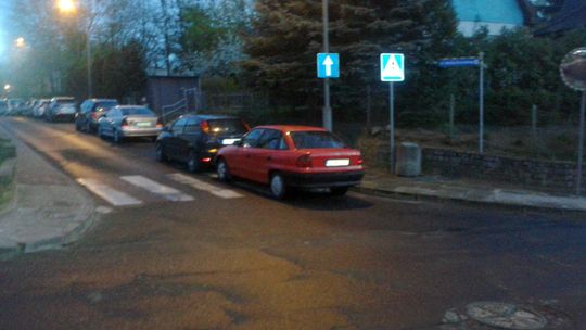 „Mistrzowie” parkowania na pasach