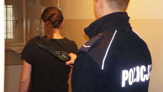Młoda kobieta wpadła z narkotykami 