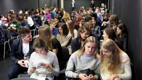 Młodzież z regionu na lekcjach demokracji