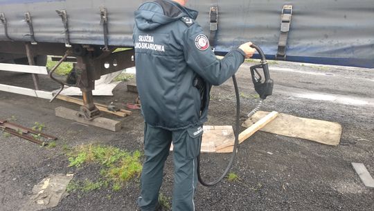 Mobilną stację benzynową prowadził w... warsztacie samochodowym. Podatku nie płacił