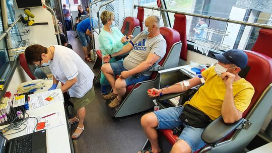 Mogą się pochwalić taką ilością oddanej krwi Mogą się pochwalić taką ilością oddanej krwi