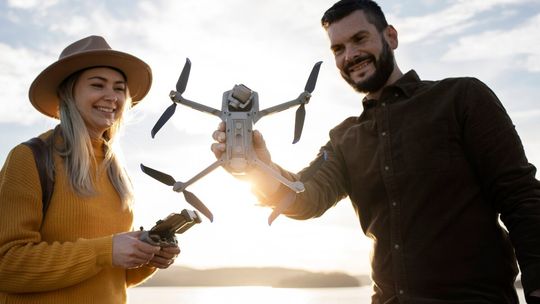 Dronowa rewolucja w szkołach za sprawą wojska. Możliwość zdobycia uprawnień operatorów