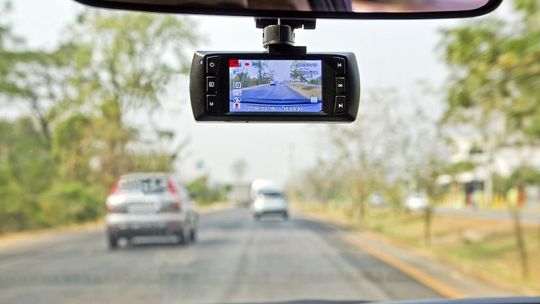 Monitoring pojazdów kluczem do sukcesu polskich firm transportowej Monitoring pojazdów kluczem do sukcesu polskich firm transportowej