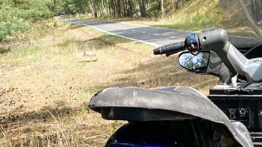 Motocyklem mijał rowerzystów jak tyczki na.... ścieżce rowerowej