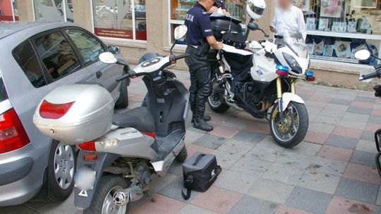 Motorowerem po Gryfinie z narkotykami 