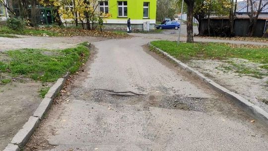 Można uszkodzić auto, przejeżdżając w tym miejscu. Uważajcie! Można uszkodzić auto, przejeżdżając w tym miejscu. Uważajcie!