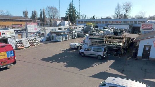 Multipol kusi wiosennymi promocjami sprzedaży. Oferuje też usługi