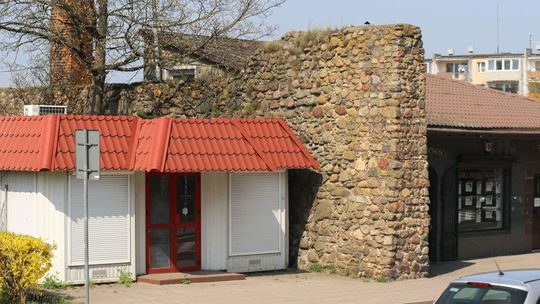 Mury kamienne niszczone są na naszych oczach