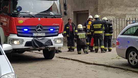 Musieli wejść z tlenowymi butlami