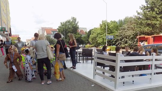 Na chodniku urządzili biały ogródek. To był strzał w dziesiątkę!