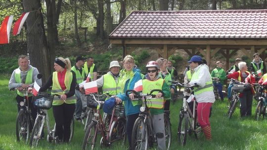 Na dwóch kółkach szlakiem pamięci narodowej
