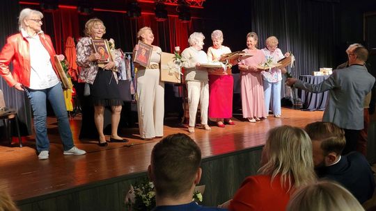 Na miłość nigdy nie jest za późno - udowadniają Fajne Babki [FOTO, WIDEO]