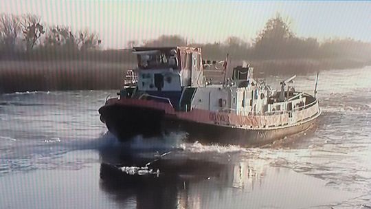 Na Odrze lodołamacze niszczą lód i śryż między Szczecinem a Gryfinem. Żegluga wstrzymana