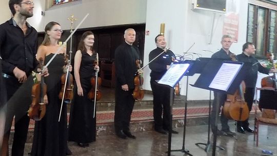 Na Okrągło Orkiestra – wirtuozi w trasie koncertowej dookoła Polski. Koncert w Gryfinie Na Okrągło Orkiestra – wirtuozi w trasie koncertowej dookoła Polski. Koncert w Gryfinie