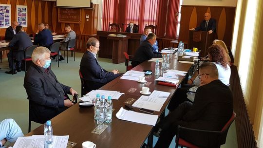 Na sesji będą prostować wcześniejsze decyzje