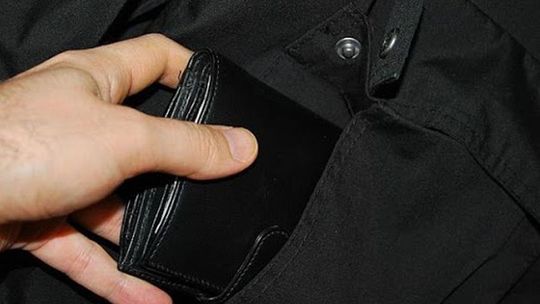 Na stopa zabrał kobietę i mężczyznę. Został okradziony