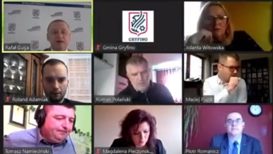 Nadzwyczajna sesja o nadzwyczajnym studium