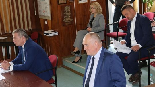 Nagrody dostali podobno wybrańcy. Nie chce szybko powiedzieć dla kogo ile