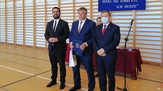 Nagrodzono pedagogów z okazji DEN