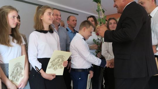 Najlepsi dostali gotówkę i... niespodziankę