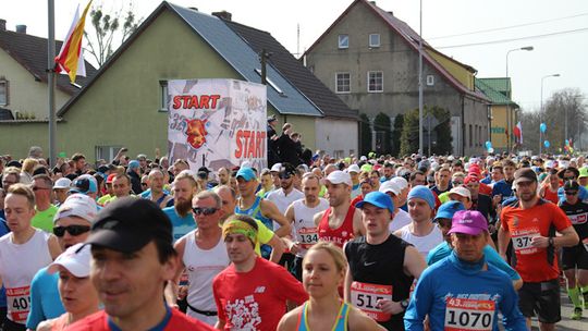 Najlepsi policjanci i zawodnicy z naszego powiatu w maratonie dębnowskim