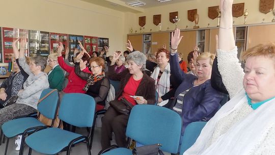 Najpierw narzekają, a potem większość i tak głosuje za