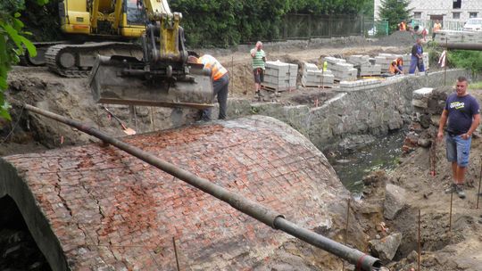 Najpierw przebudują most, a potem drogę dojazdową