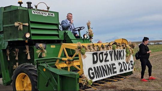 Największy dożynkowy korowód w powiecie. Wieńce robiły wrażenie