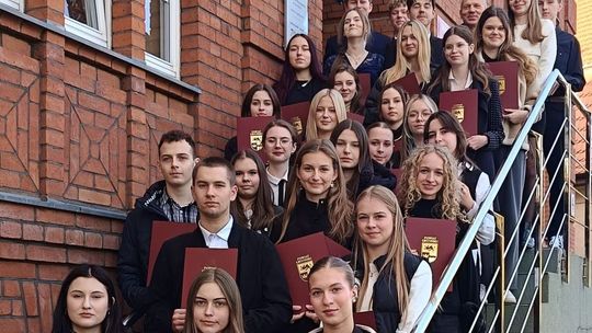 Najzdolniejsi uczniowie z powiatu gryfińskiego uhonorowani stypendiami