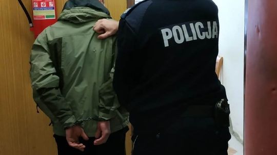 Napadli na niego, gdy wracał ze sklepu. Sprawcy rozboju zasiądą na ławie oskarżonych