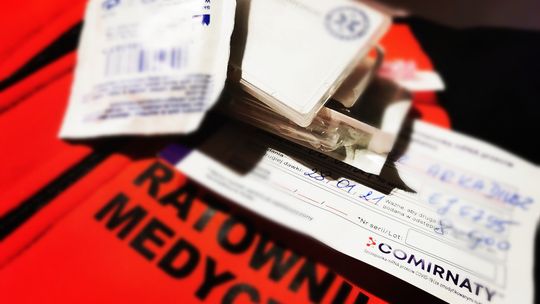 Nasi ratownicy z pogotowia zaszczepieni przeciwko koronawirusowi