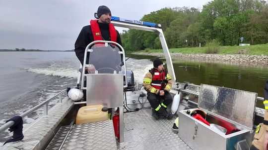 Nasi strażacy szukali na Odrze dwóch zaginionych nastolatków