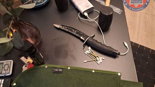 Kluczem do zatrzymania nastoletniego dilera okazała się jedna czynność policjantów