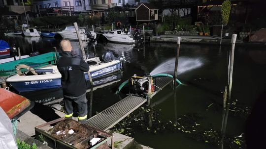 Natleniają wodę aby ryby mogły przeżyć [ZDJĘCIA]