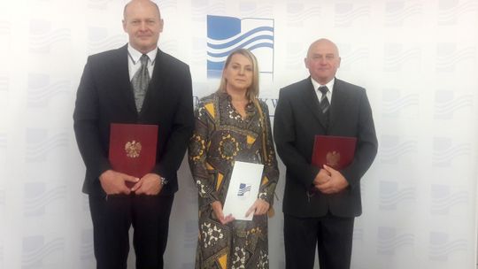 Nauczyciele nagrodzeni przez ministra edukacji i kuratora oświaty