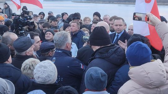 Nawrocki spotkał się z mieszkańcami Gryfina na szlaku kampanii wyborczej Nawrocki spotkał się z mieszkańcami Gryfina na szlaku kampanii wyborczej