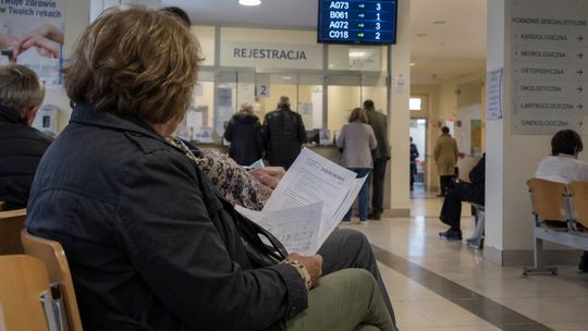 Korzyści dla pacjenta: Szybszy zabieg i koniec podwójnych zapisów. Jak nowy system NFZ ułatwi leczenie w całej Polsce