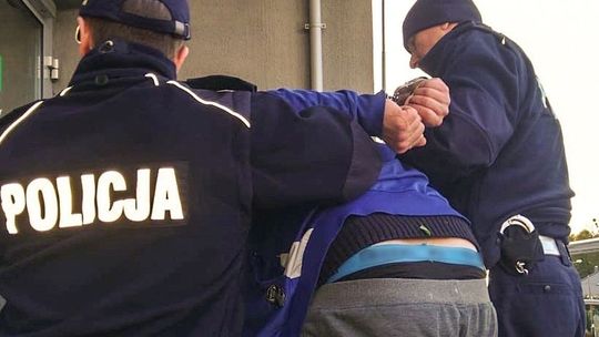 Niczym bestia zaatakował nożem przypadkowego przechodnia. Liczyły się minuty